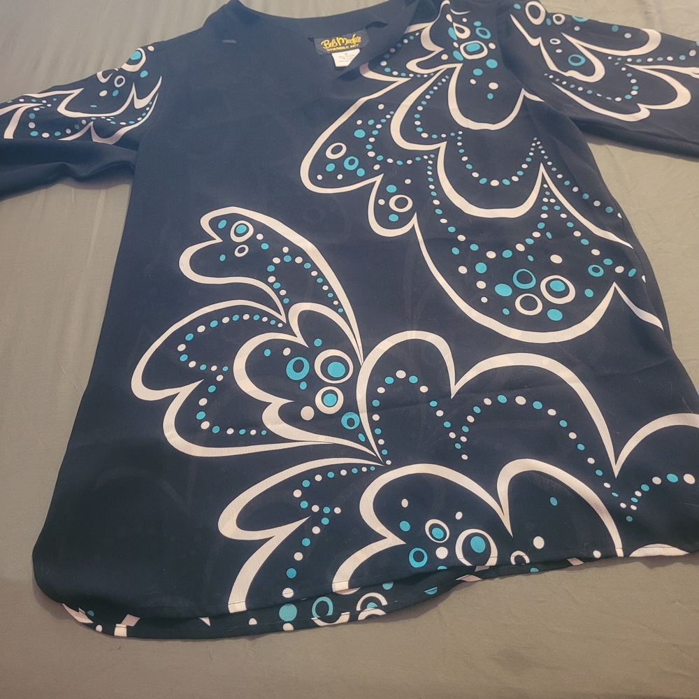 Bob Mackie Woman's Black and Blue Artistic Top